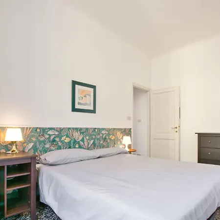 Happygenoa Apartmán *